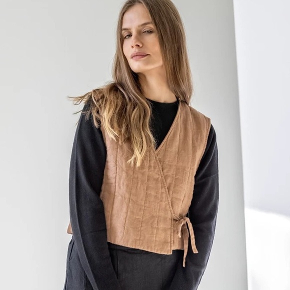 Quilted Linen Vest- Etsy Shop Lithuanian linen Cottagecore - Picture 1 of 8